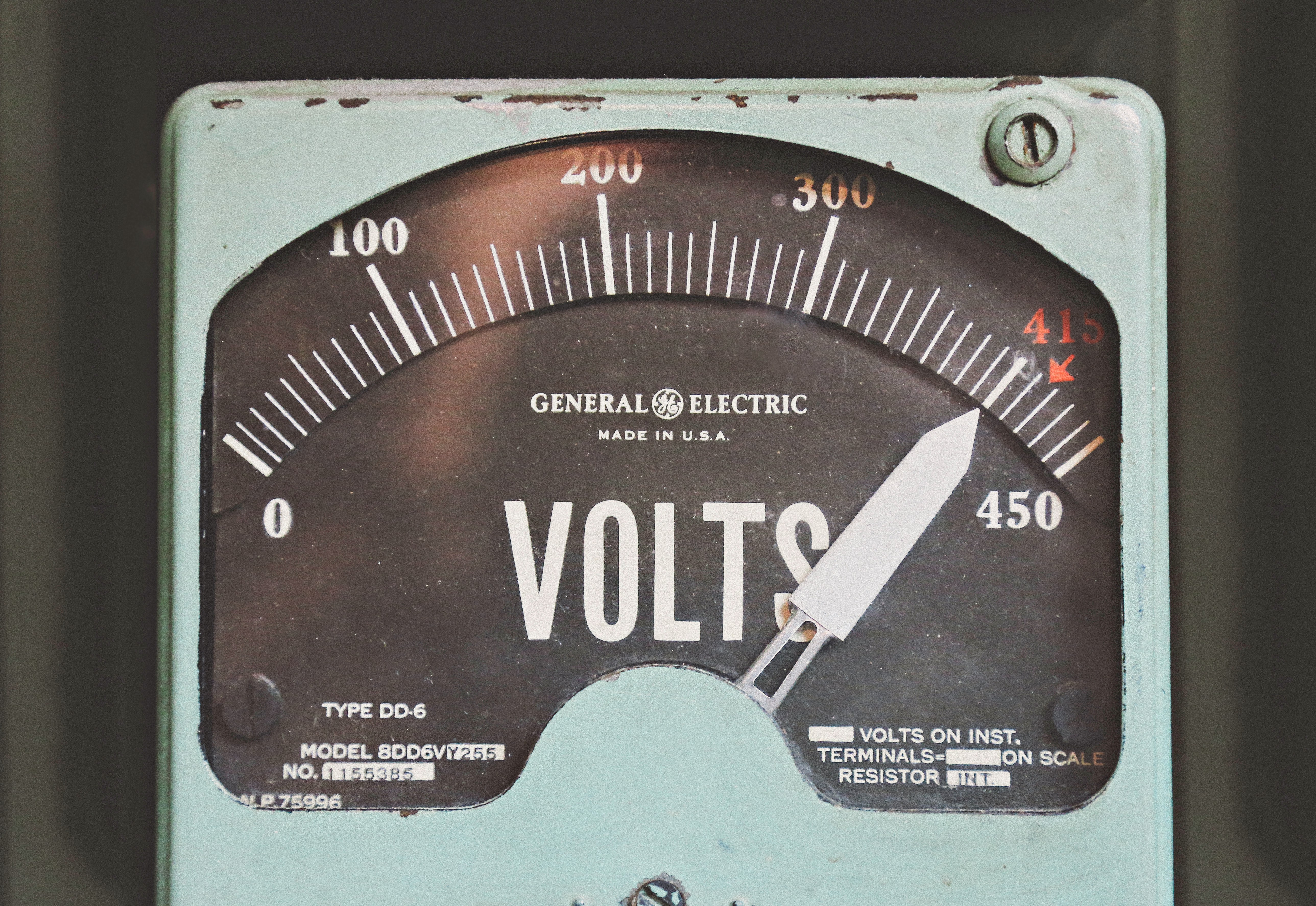 Electrical voltage meter